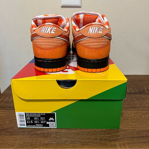Nike SB Dunk Low Orange Lobster Size 10M FD8776-800 NEW Authentic Regular Box - Picture 3 of 9